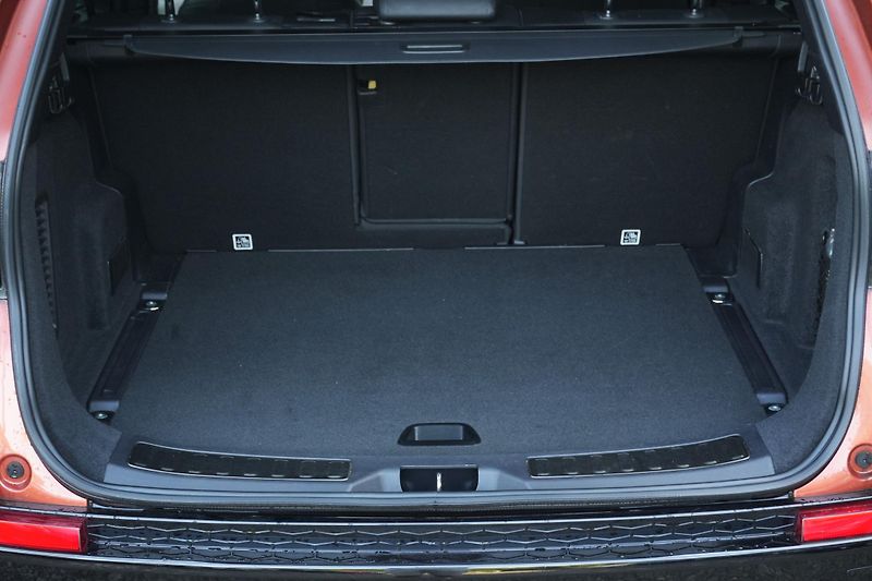 Land Rover Discovery Sport P200 R-Dynamic SE, DPH, Tažné - fotka 36 z 40