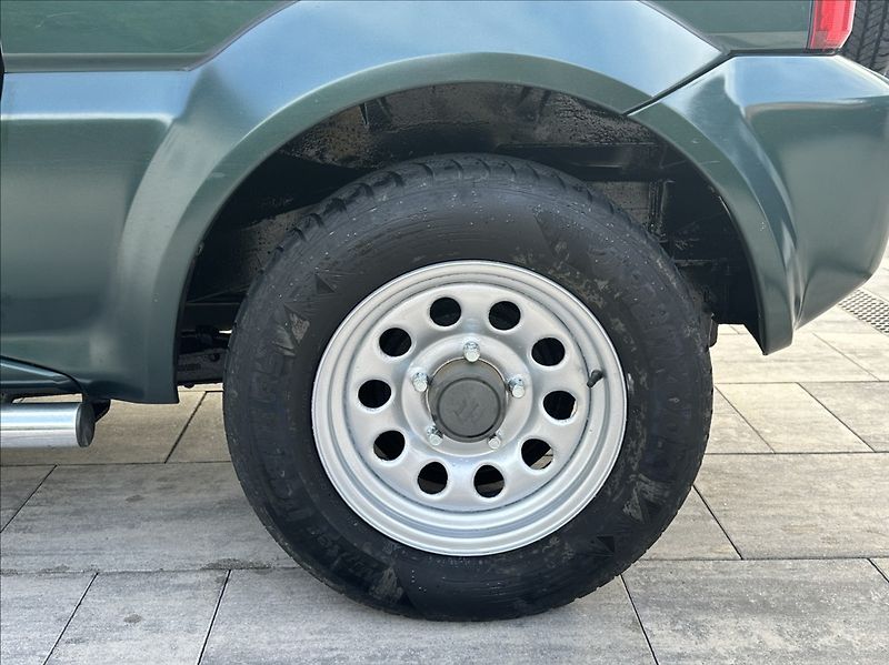 Suzuki Jimny 1,3 86PS  Club Ranger 4x4 - fotka 36 z 46