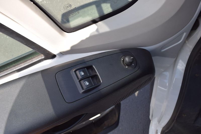 Peugeot Boxer (2015) 2.2HDI 96kw VALNÍK NAVI AC - fotka 19 z 35