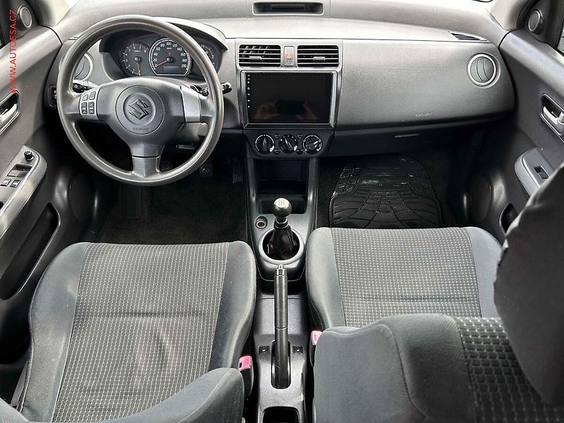 Suzuki Swift (2006) 1.4i 16v - fotka 8 z 17