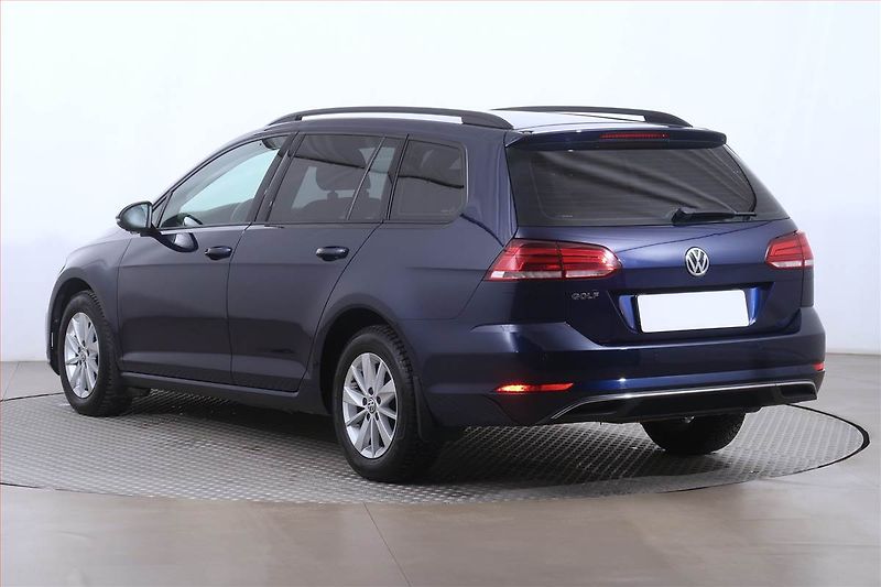 Volkswagen Golf (2018) 1.6 TDI, Automat, Tempomat - fotka 4 z 18