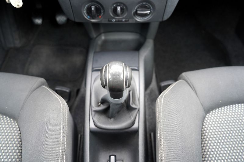 Škoda Fabia 1.4 16V Ambiente Combi 80PS - fotka 34 z 34