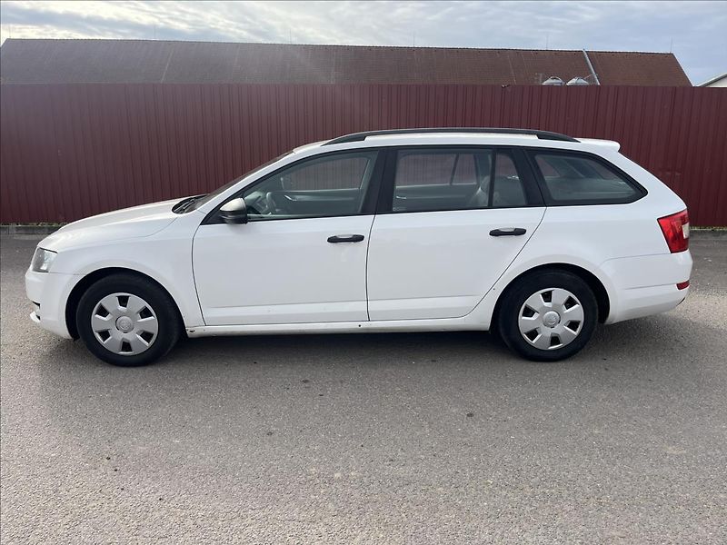 Škoda Octavia 1,6 TDi KLIMA ROZVODY TAŽNÉ - fotka 4 z 30