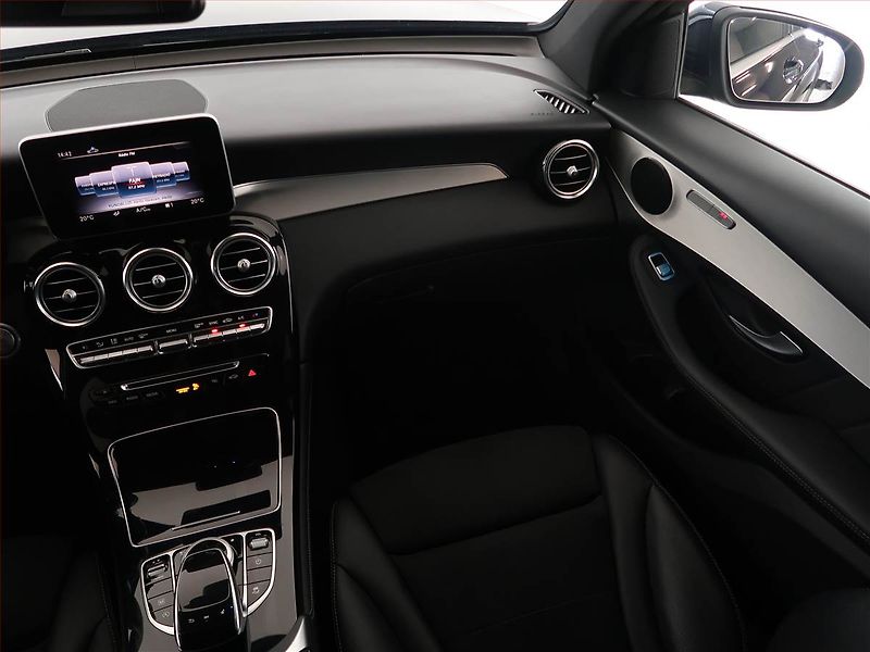 Mercedes-Benz GLC (2018) AMG line 250 - fotka 8 z 25