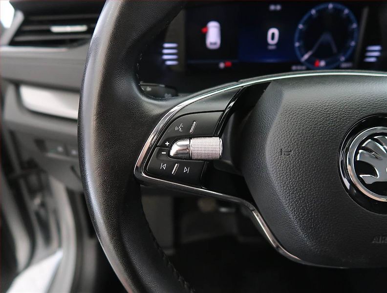 Škoda Octavia (2023) Ambition 2.0 TDI, ČR,1.maj - fotka 19 z 24