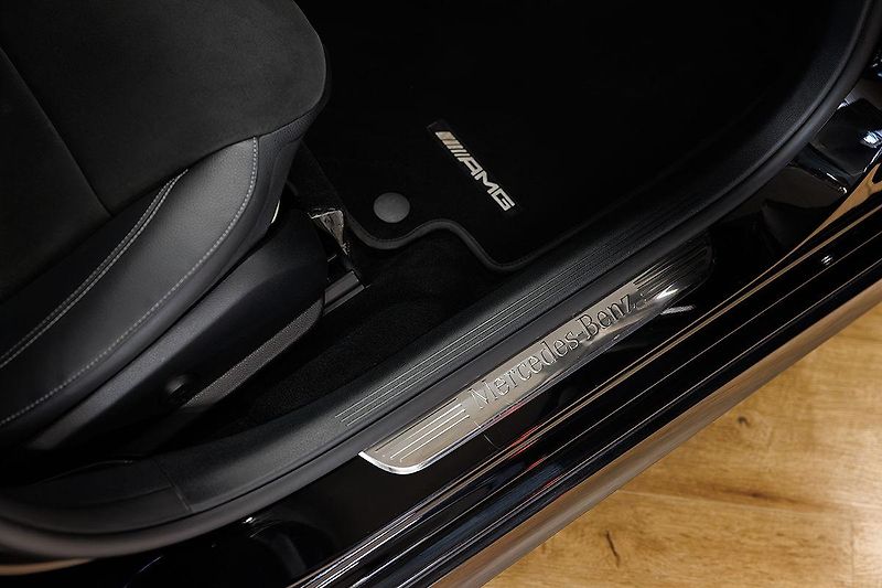 Mercedes-Benz Třídy E (2021) E 300 de T 4Matic AMG Line - fotka 22 z 39