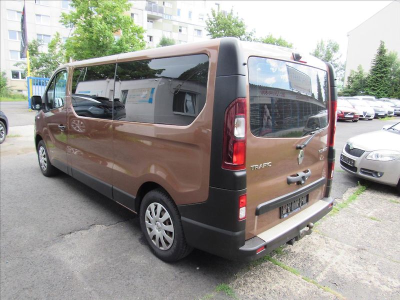Renault Trafic 1,6 dCi 125 8 míst - fotka 4 z 27
