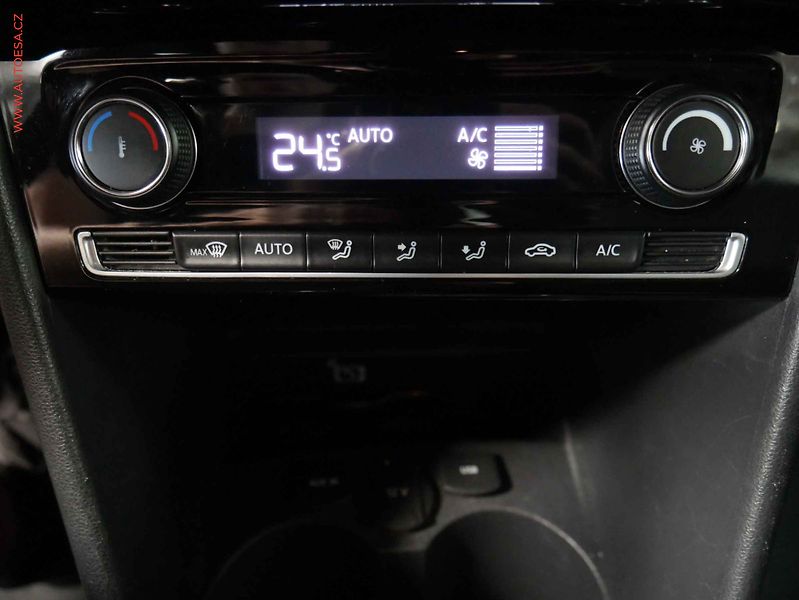 Volkswagen Polo (2016) 1.4i, Navi - fotka 16 z 19
