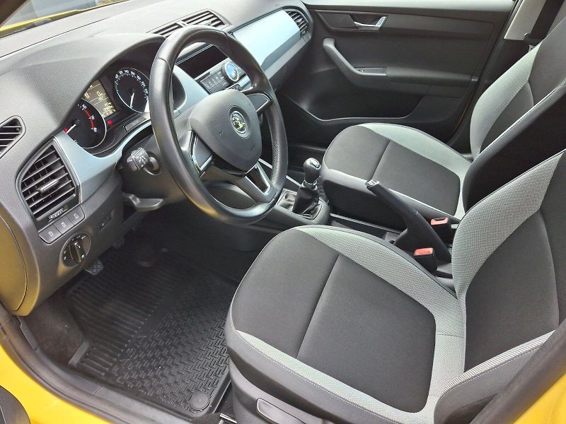 Škoda Fabia (2015) Ambition Plus 1,0Mpi 44kW - fotka 6 z 27
