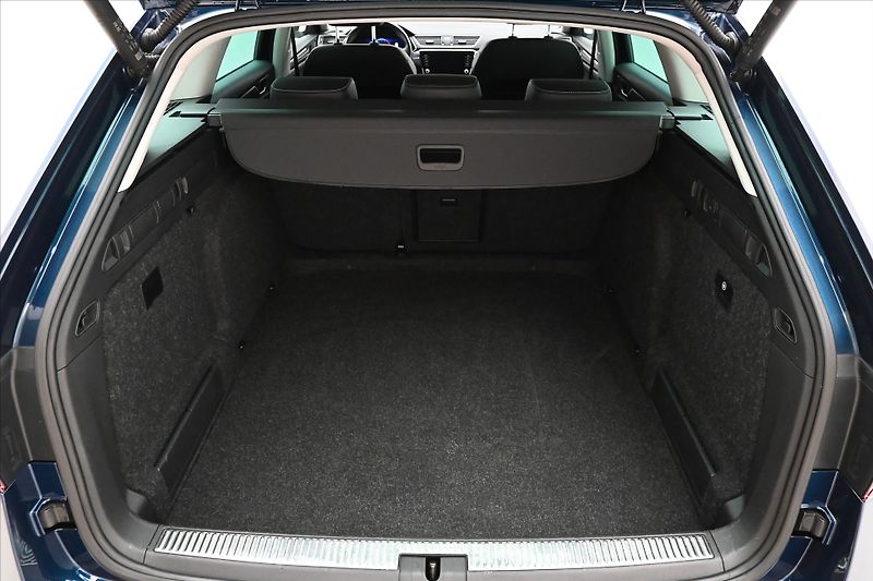 Škoda Superb 2,0 TDI 110kW DSG Style Záruka - fotka 10 z 32