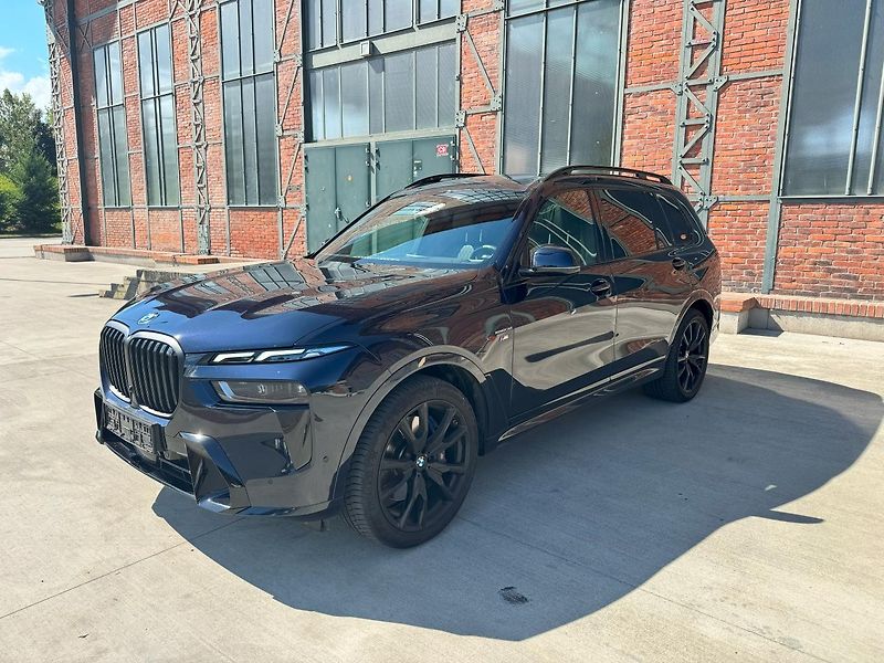 BMW X7 (2024) xDrive 40d M PAKET + Záruka  - fotka 2 z 30