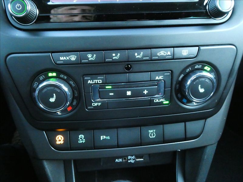 Škoda Yeti 1,2 TSi 81kW DSG Drive, xenony - fotka 30 z 41