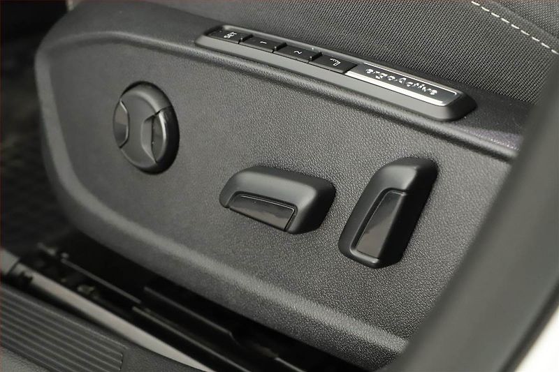 Volkswagen Golf (2021) Life 2.0 TDI, ČR,1.maj - fotka 10 z 20