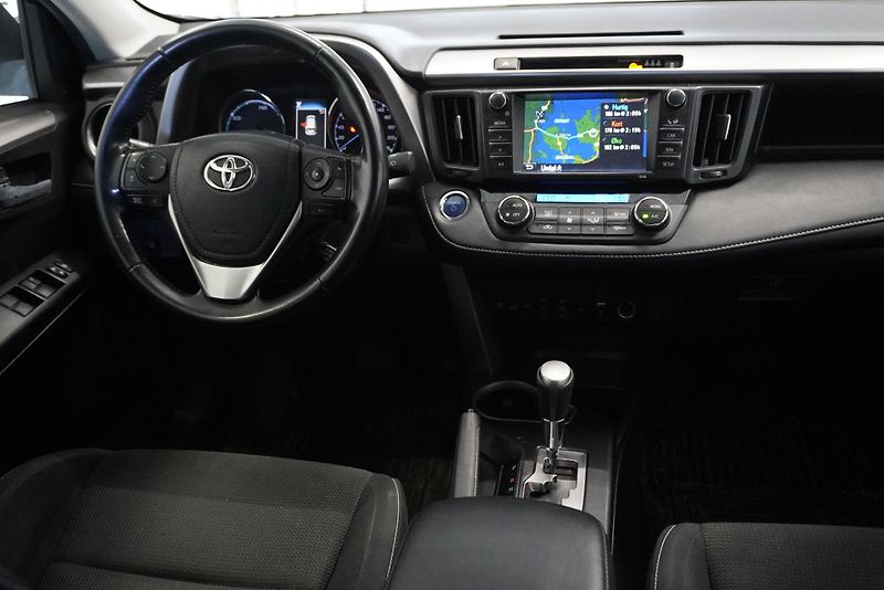 Toyota RAV4 2.5 HYBRID EXECUTIVE 4WD AUT. - fotka 21 z 28
