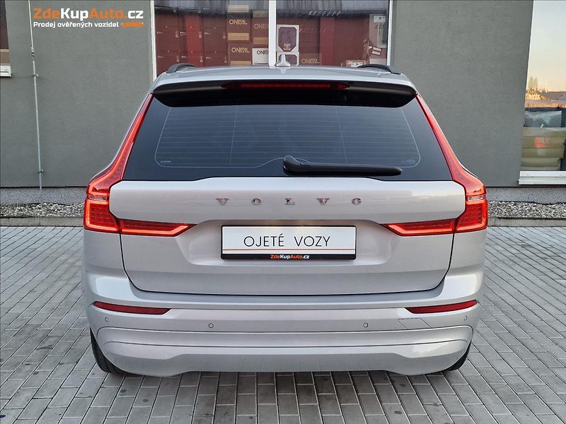 Volvo XC60 B5 AWD Momentum Pro,ČR,1.Maj. - fotka 9 z 50