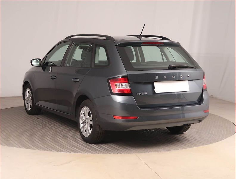 Škoda Fabia (2022) Ambition 1.0 TSI, ČR,1.maj - fotka 4 z 15