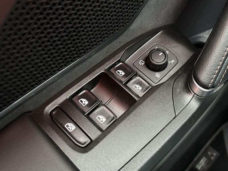 Cupra Leon (2026) SP 2.0 TSI 4WD DSG VZ - fotka 18 z 36