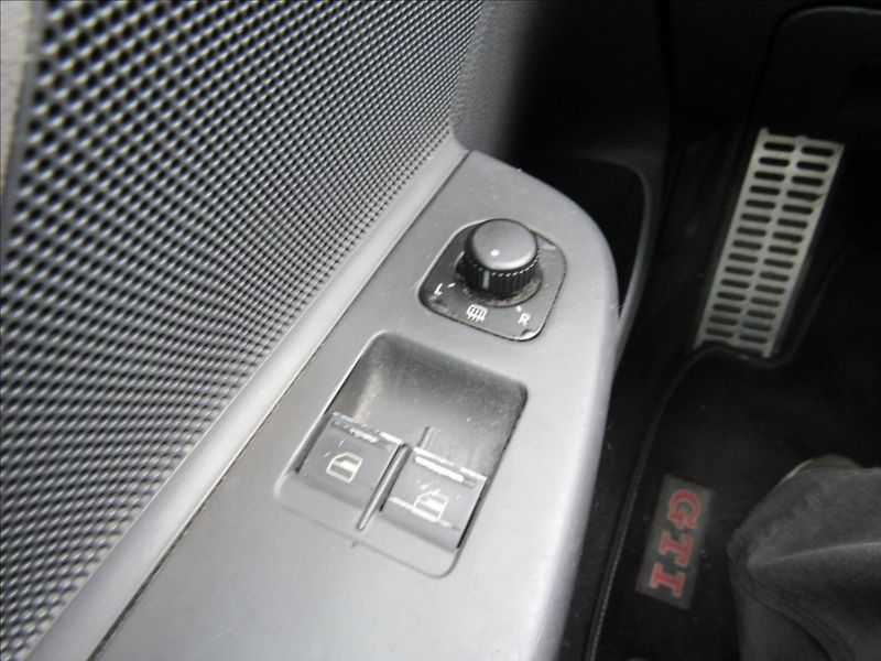 Volkswagen Golf 2,0 i GT 147KW Remus - fotka 20 z 28