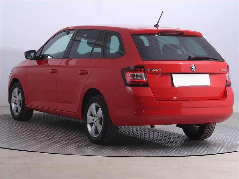 Škoda Fabia (2015) Style 1.2 TSI, Automat - fotka 4 z 21