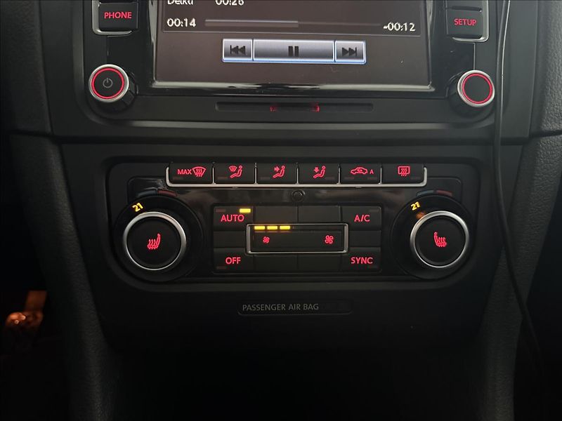 Volkswagen Golf 1,2   TSI 77kW,MATCH,SERVISKA - fotka 17 z 21