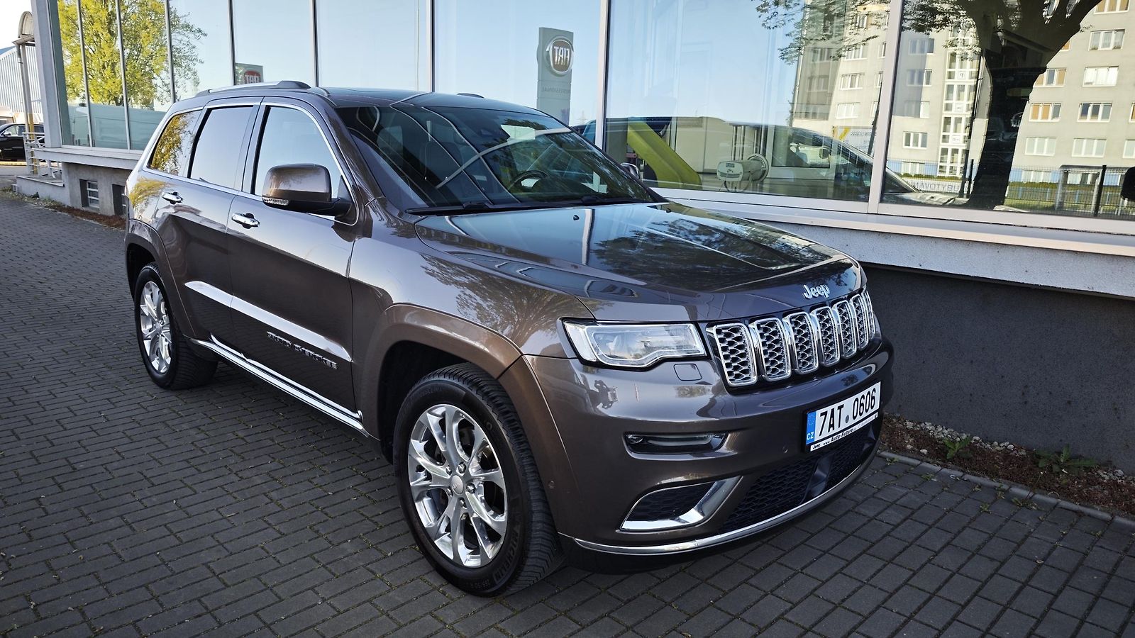 Jeep Grand Cherokee 3,0 CRD Summit ČR, 1.maj. 