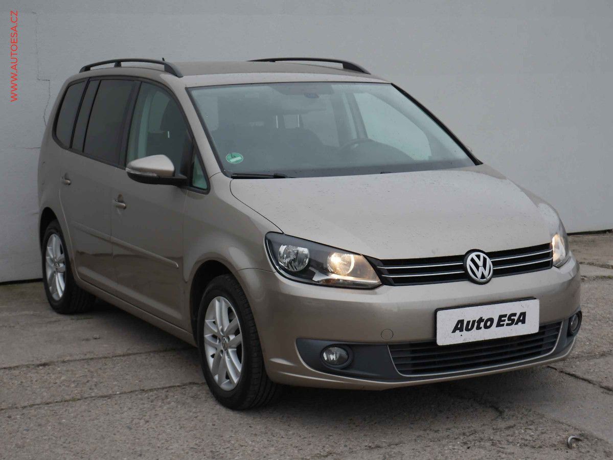 Volkswagen Touran 1.6 TDi, ČR, AC, temp, STK6