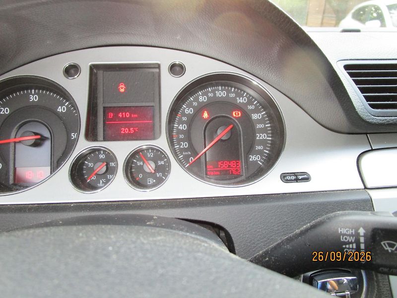 Volkswagen Passat (2008) 2,0 tdi comfort - fotka 10 z 23