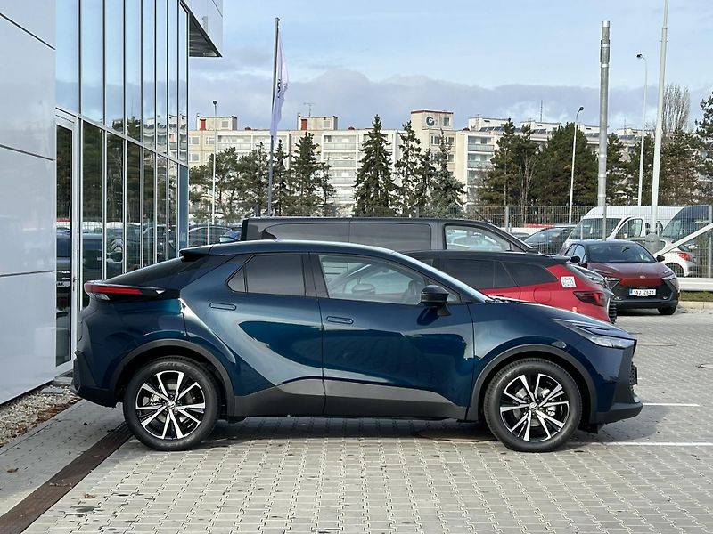 Toyota C-HR STYLE 1,8 HEV AT - fotka 13 z 14
