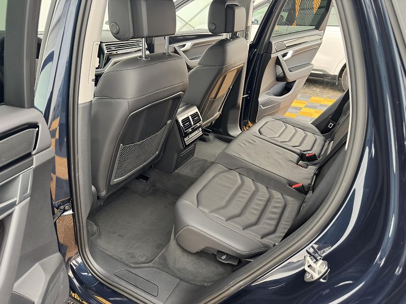 Volkswagen Touareg 3.0Tdi*1MAJ*DPH*LED*VZDUCH* - fotka 11 z 41