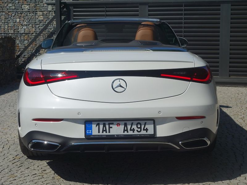 Mercedes-Benz CLE (2024) 300*4M*CABRIO*AMG*TOP-VÝB*CZ!! - fotka 12 z 50