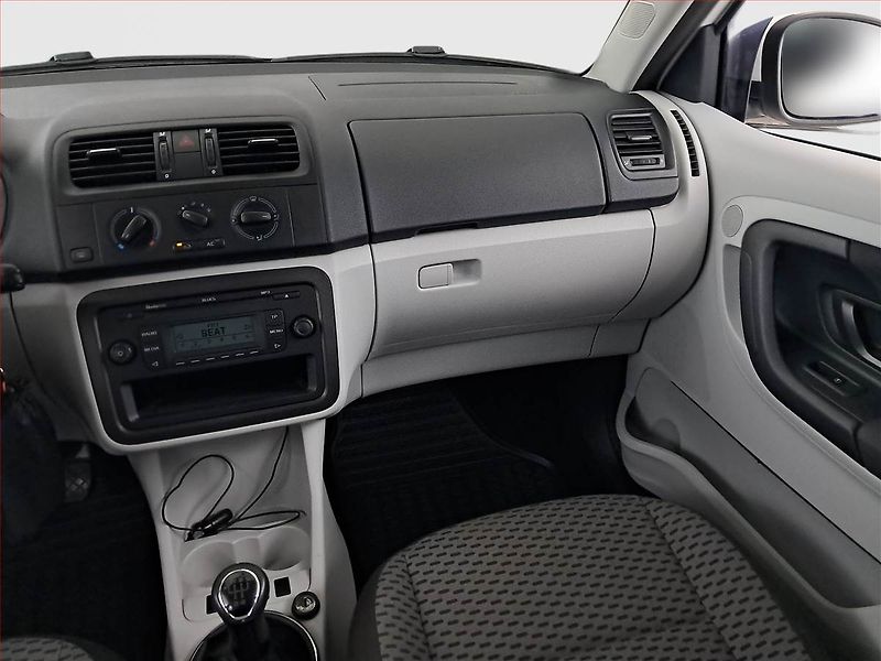 Škoda Fabia (2011) Ambition 1.2 TSI, Serv.kniha - fotka 8 z 15