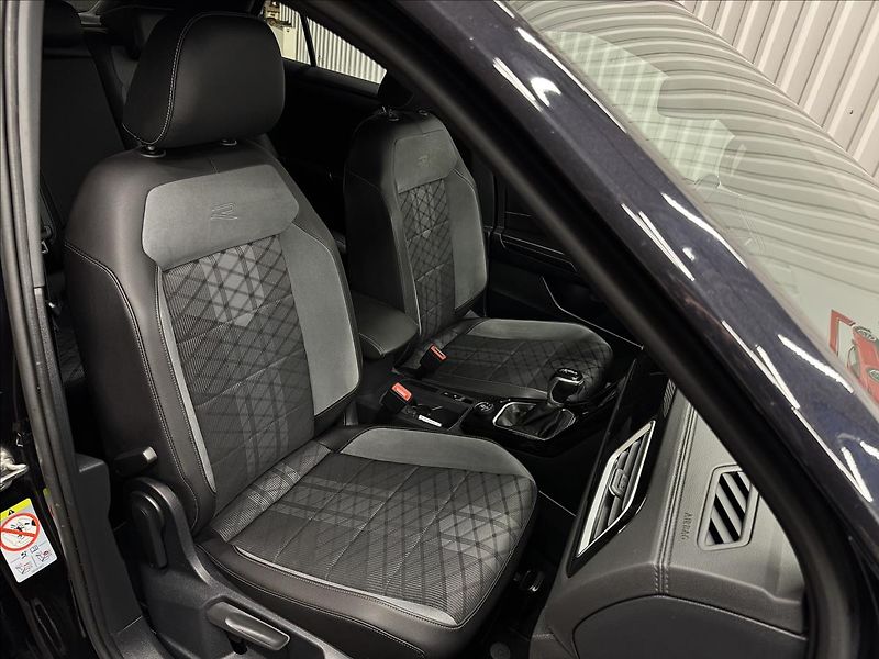 Volkswagen T-Roc R-LINE NEZ-TOP 2XALU TAŽNÉ DPH - fotka 37 z 42