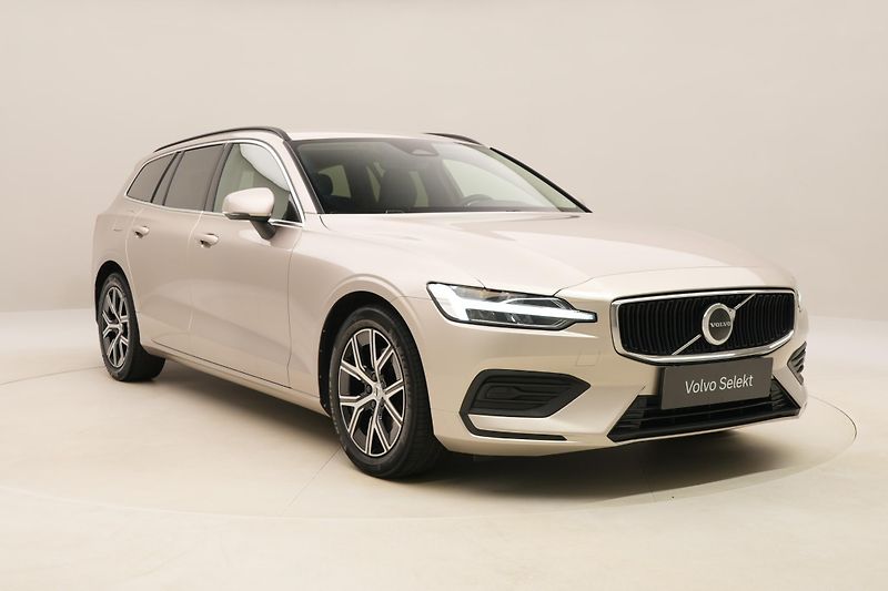 Volvo V60 B4 CORE AUT CZ - fotka 14 z 58