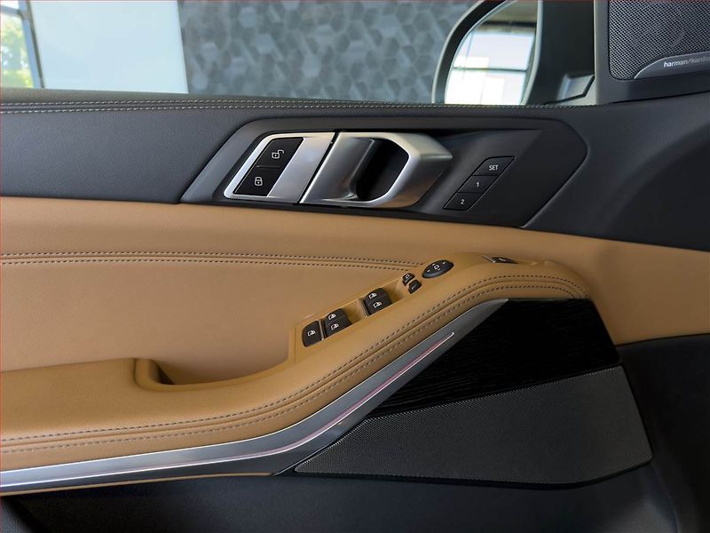 BMW X5 (2024) xDrive30d - fotka 13 z 20