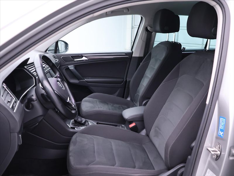 Volkswagen Tiguan 2,0 TDI 176kW DSG Highline DPH - fotka 11 z 39