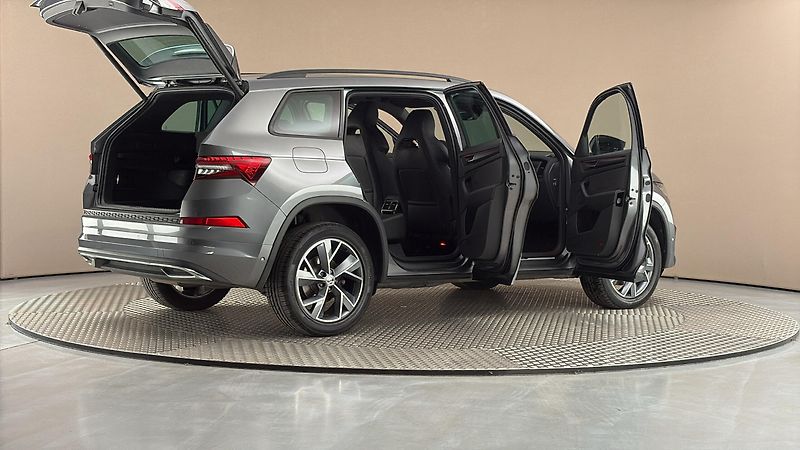 Škoda Kodiaq 2.0 TDI DSG 4x4 Sportline Excl - fotka 6 z 32