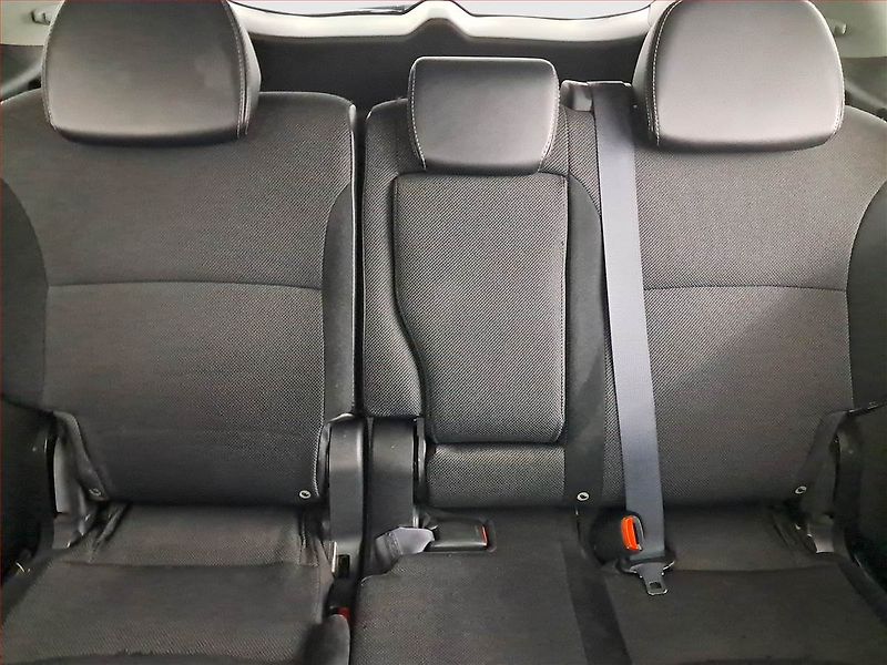 Citroën C-Crosser (2007) 2.2 HDI, 4X4, 7 míst - fotka 10 z 21