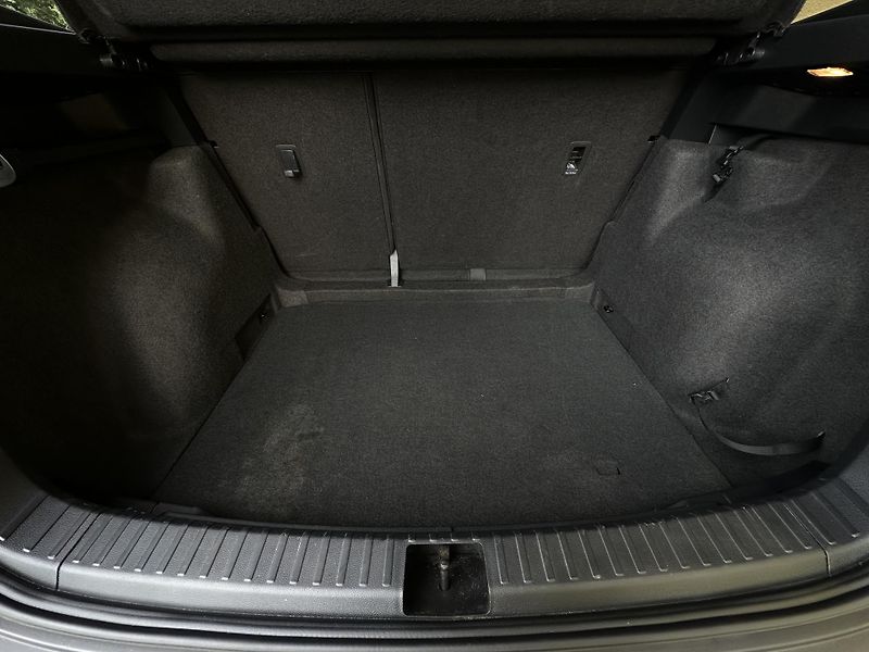 Škoda Karoq (2018) 1.0TSI/85kW * 1.Maj.  - fotka 21 z 28