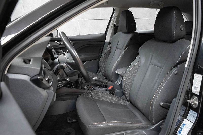 Škoda Scala 1.6 TDI 85kW ACC*Mirror Link* - fotka 10 z 32