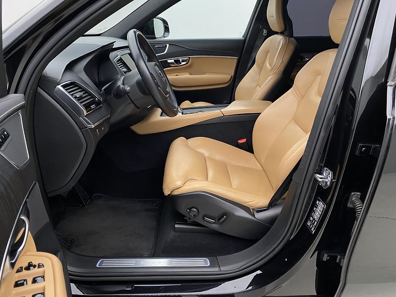 Volvo XC90 B5 AWD INSCRIPTION AUT CZ - fotka 3 z 48