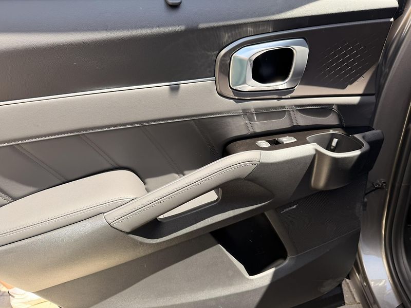 Kia Sorento 1.6-NOVÝ VŮZ-ZÁRUKA-MAX.VÝBAVA - fotka 34 z 61