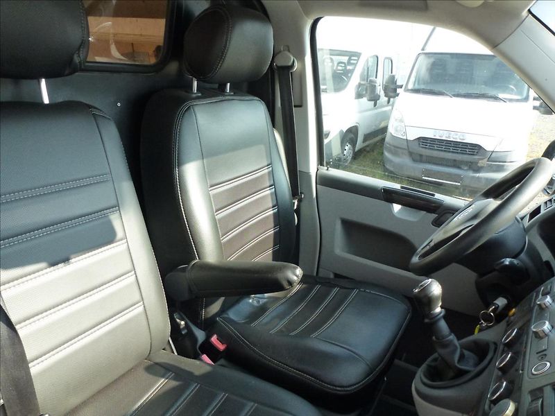 Volkswagen Transporter 2,0 TDI Long - fotka 30 z 48