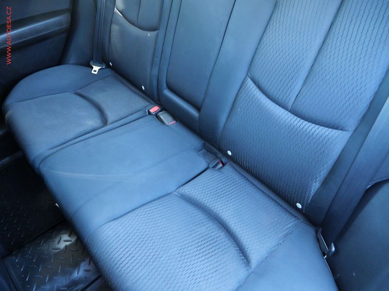 Mazda 6 (2010) 2.2 D, AC, tempo, výhřev sed - fotka 10 z 20