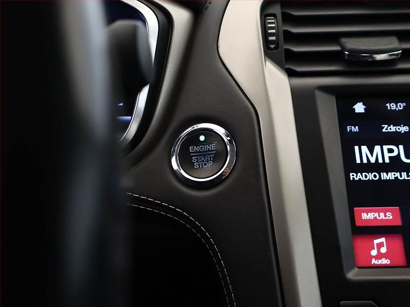 Ford Mondeo (2018) Vignale 2.0 Hybrid, Automat - fotka 17 z 18
