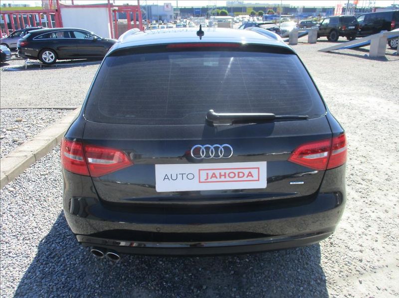 Audi A4 Avant 2,0 TDI, quattro, servis - fotka 6 z 45