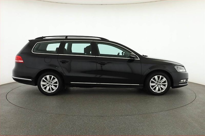 Volkswagen Passat (2011) Highline 2.0 TDI, Serv.kniha - fotka 6 z 17