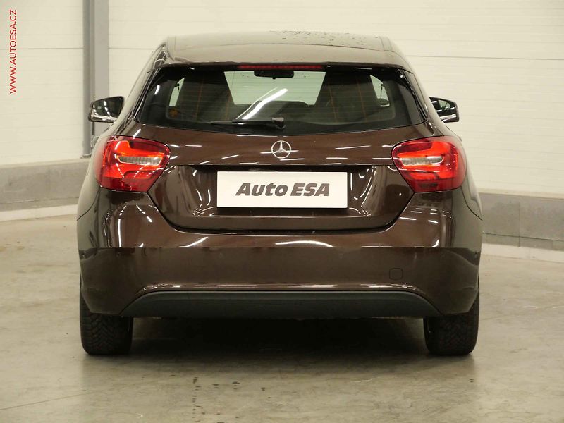 Mercedes-Benz Třídy A (2016) 1.6i, ČR, AT, bixen, autoAC - fotka 5 z 20