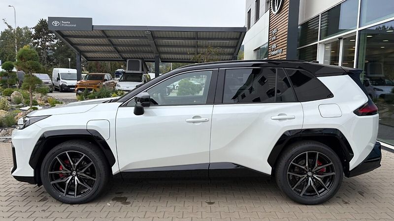 Toyota RAV4 4x4 PHEV GR Sport - fotka 3 z 23