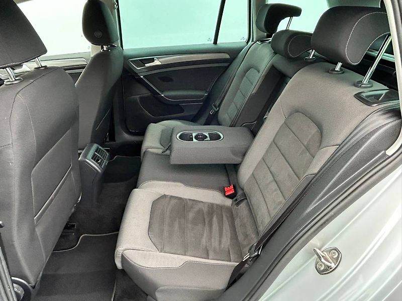Volkswagen Golf (2020) 1.6 TDI 85 kW MANUÁL - fotka 7 z 35