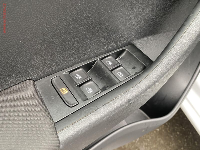 Škoda Fabia (2022) 1.0 TSi, 2.maj,ČR, Ambition - fotka 13 z 17